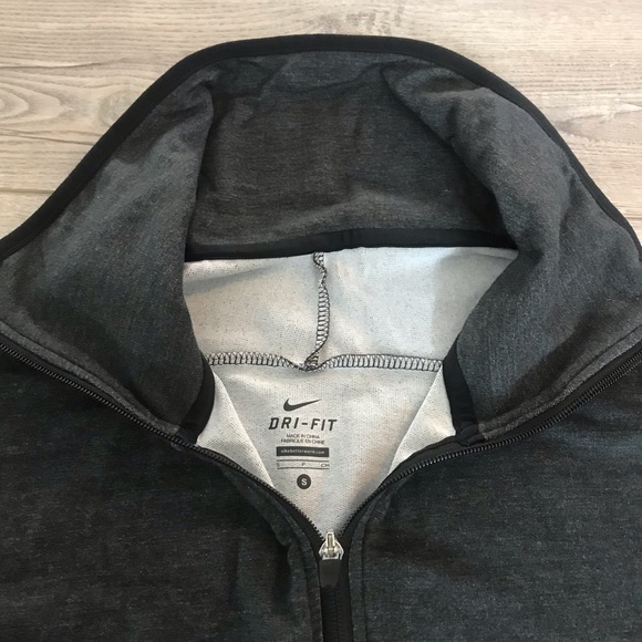 Nike Dri-Fit Dolman Sleeve Cropped Zip Up - Picture 2 of 4